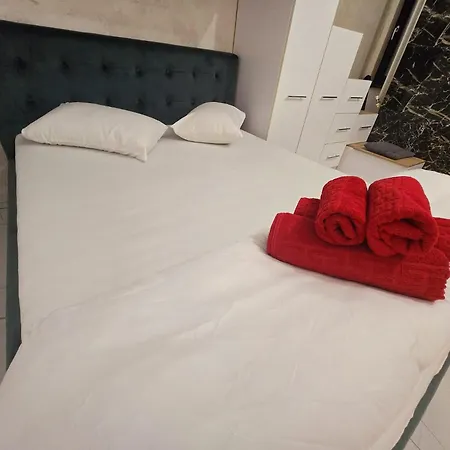 Stefan Promenada Family - Swimming Pool & Appartement Năvodari
